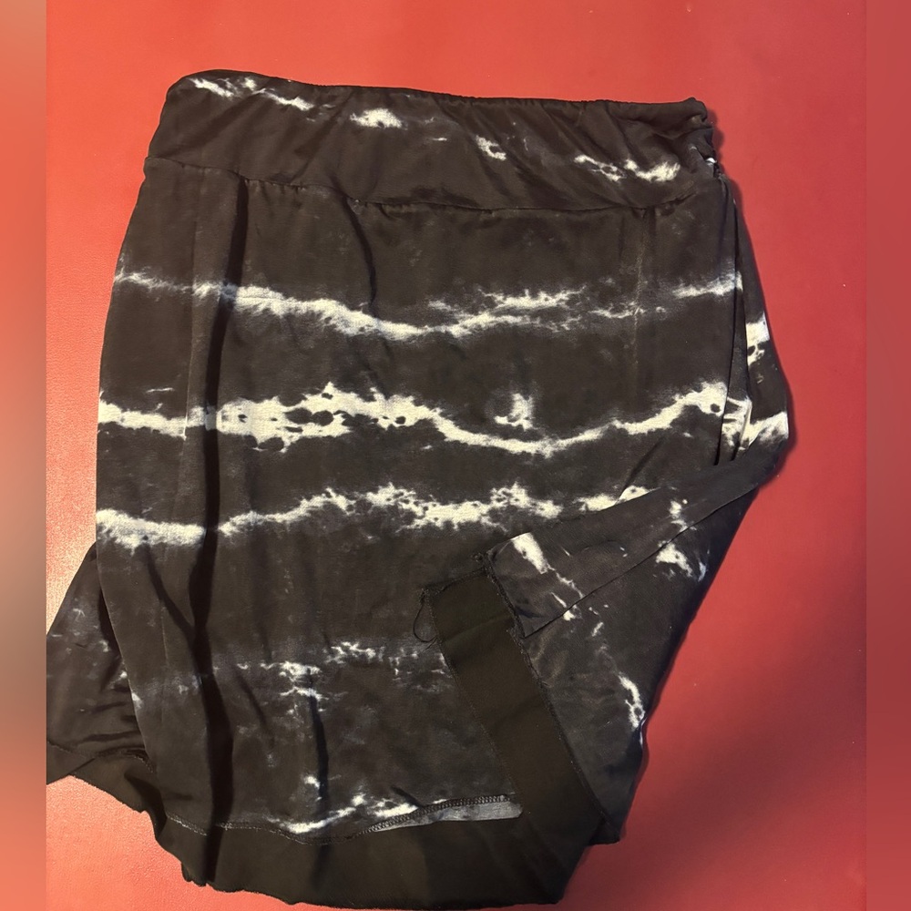 Reversible Black and White Tie-Dye Skirt
